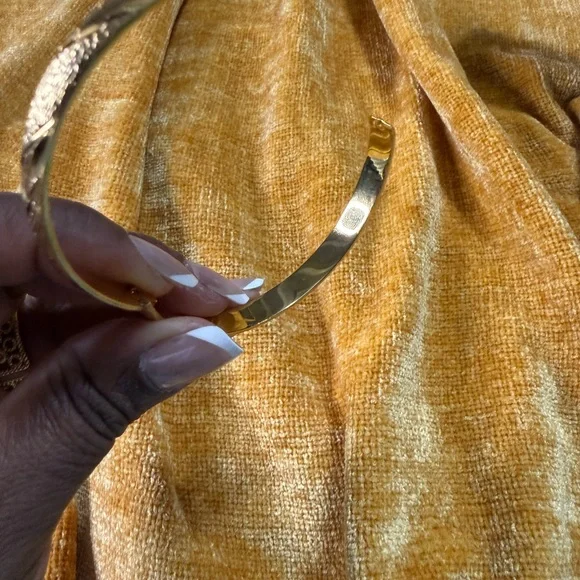 Elegant Gold Hinge Bangle Set - Picture 6 of 7